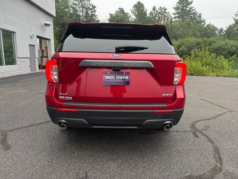 Used 2024 Ford Explorer XLT w/ Equipment Group 202A AWD/4WD image 4
