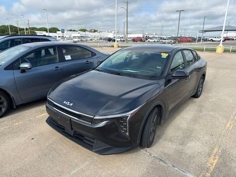 Used 2025 Kia K4 FWD image 3