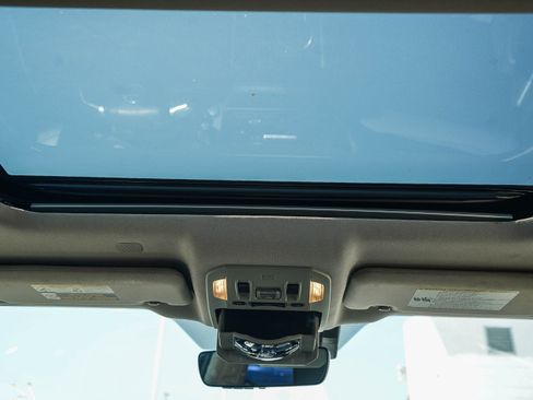 Certified 2021 Toyota Highlander XLE AWD/4WD image 17