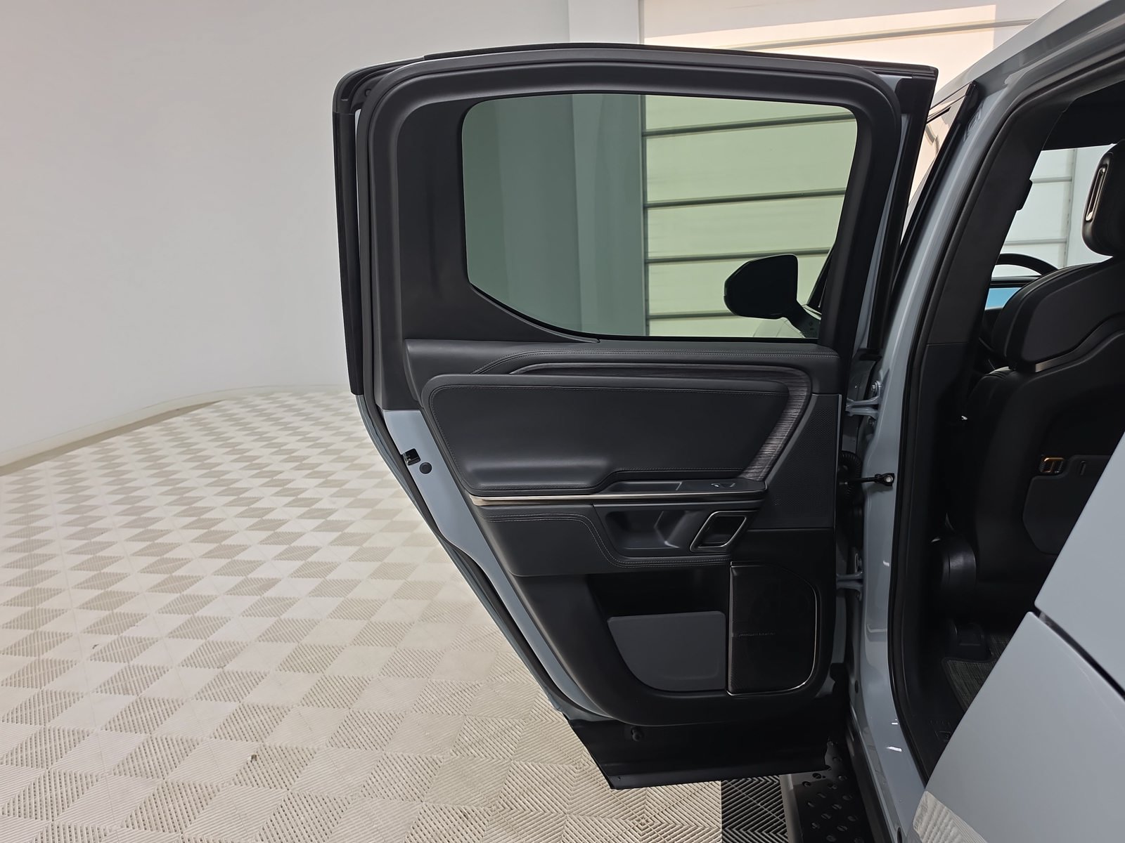 Used 2022 Rivian R1T Adventure AWD/4WD image 17