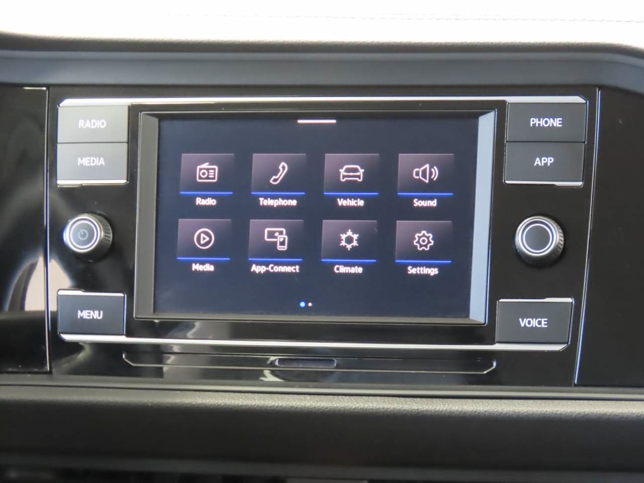 Used 2024 Volkswagen Jetta SE FWD image 11