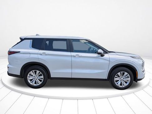 New 2026 Mitsubishi Outlander ES AWD/4WD image 3