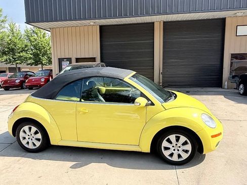 Used 2007 Volkswagen Beetle Convertible w/ Package 1 FWD image 56