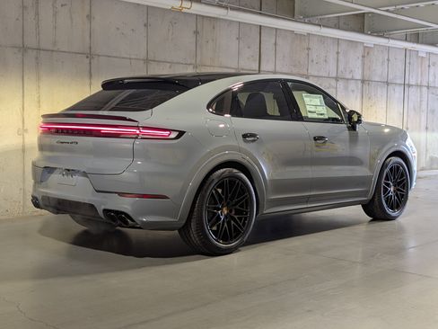 New 2026 Porsche Cayenne GTS AWD/4WD image 8
