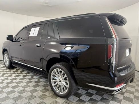 Used 2023 Cadillac Escalade ESV Premium Luxury image 4