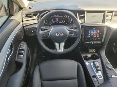 Certified 2025 INFINITI QX50 Pure image 9