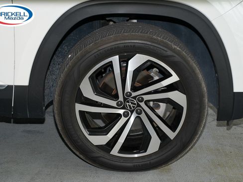 Used 2023 Volkswagen Atlas Cross Sport SEL AWD/4WD image 44