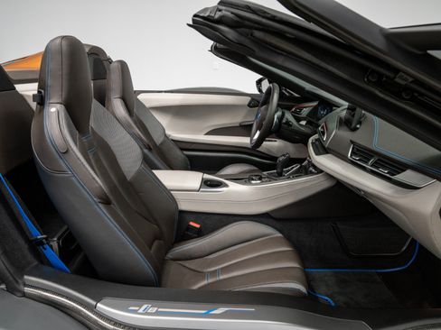 Used 2019 BMW i8 Roadster AWD/4WD image 34