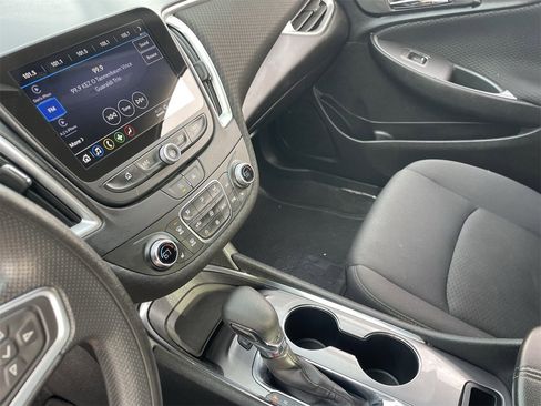 Used 2024 Chevrolet Malibu LT image 24