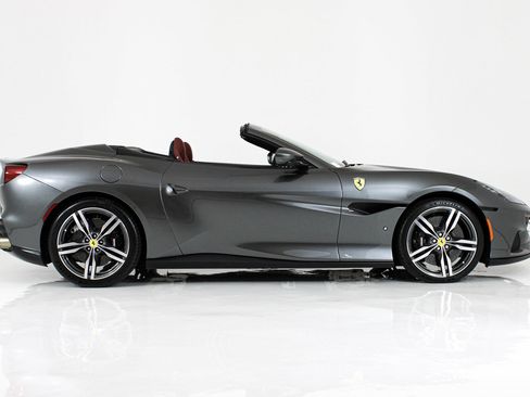 Certified 2022 Ferrari Portofino M RWD image 11