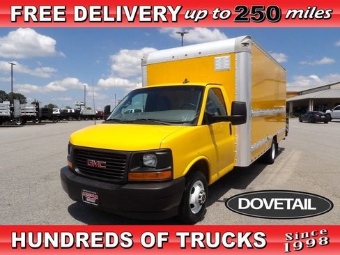 Used 2017 GMC Savana 3500 Extended RWD image 1