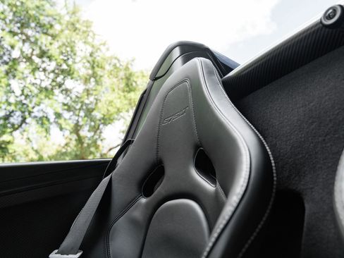 Used 2016 McLaren 675LT Spider image 24