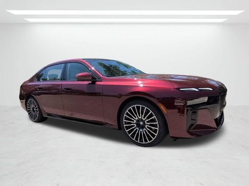 New 2026 BMW 740i RWD image 2