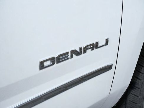 Used 2017 GMC Yukon XL Denali w/ Open Road Package AWD/4WD image 7