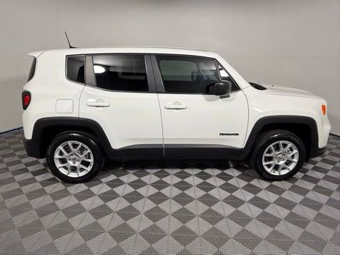Used 2023 Jeep Renegade Latitude image 7