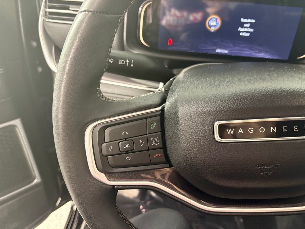 Used 2023 Jeep Wagoneer 4WD w/ Premium Group I image 16
