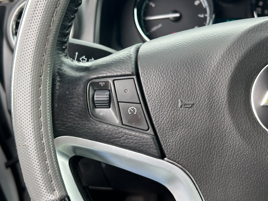 Used 2014 Chevrolet Captiva Sport LTZ FWD image 17