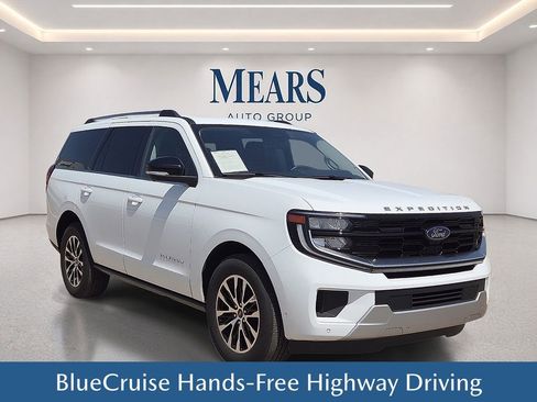 Used 2025 Ford Expedition Platinum AWD/4WD image 8