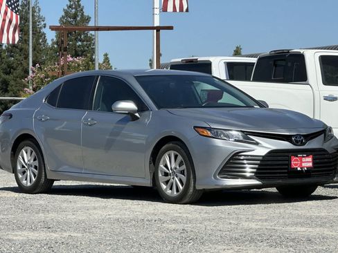 Used 2024 Toyota Camry LE w/ Convenience Package FWD image 10