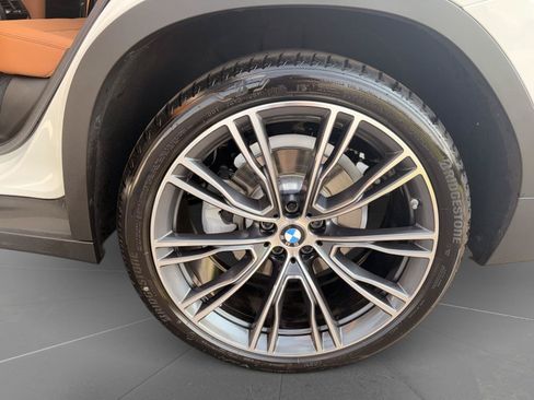 Used 2024 BMW X4 xDrive30i w/ Parking Assistance Package AWD/4WD image 11