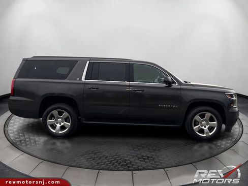 Used 2017 Chevrolet Suburban LT image 6