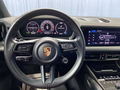 Used 2024 Porsche Cayenne image 21