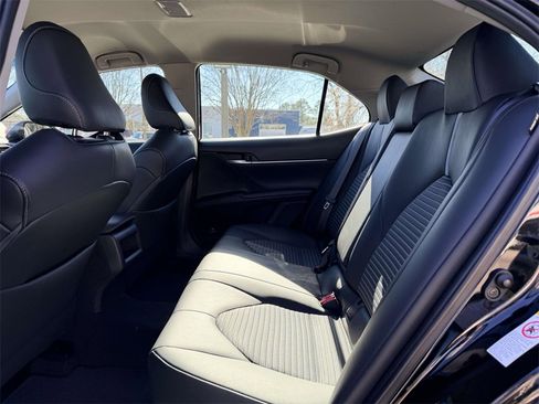 Certified 2019 Toyota Camry SE image 16