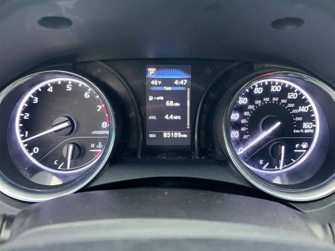 Used 2019 Toyota Camry SE image 32