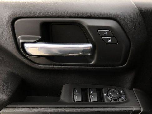 Used 2021 Chevrolet Silverado 1500 Custom image 4