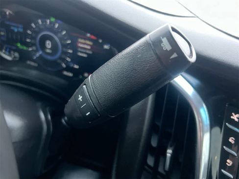 Used 2016 Cadillac Escalade Premium image 31