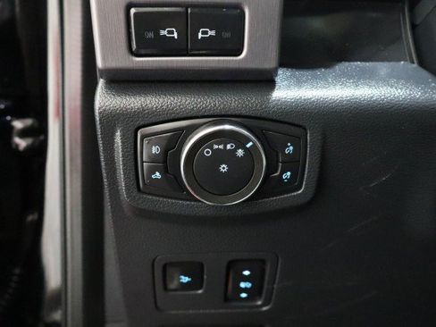 Used 2022 Ford F250 Platinum w/ FX4 Off-Road Package AWD/4WD image 39