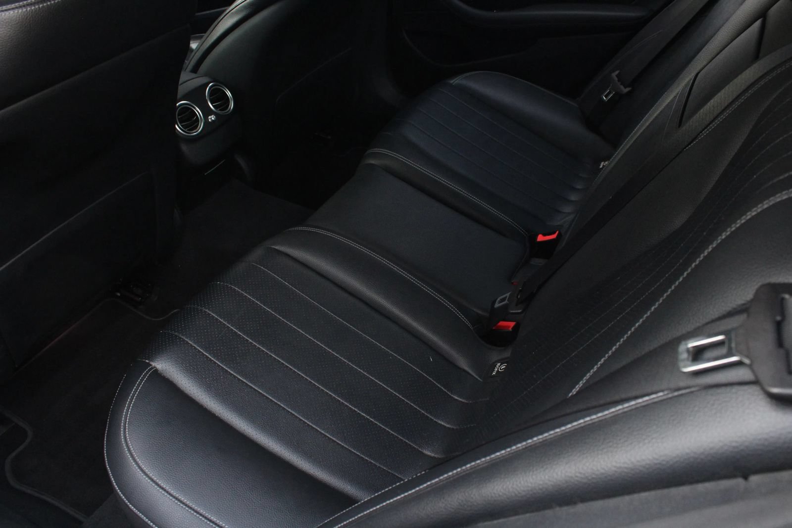 Used 2017 Mercedes-Benz E 300 4MATIC image 21
