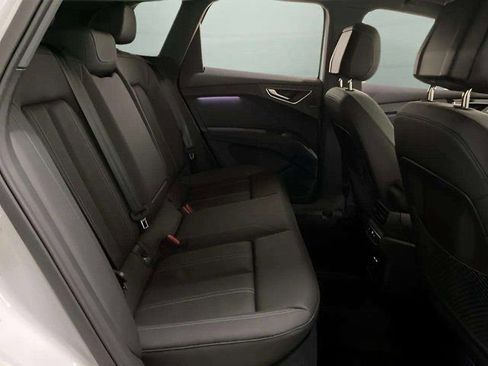 Used 2024 Audi Q4 e-tron Prestige image 81