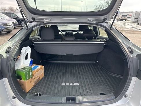 Used 2019 Toyota Prius LE image 33