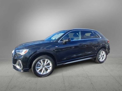 Certified 2025 Audi Q3 2.0T Premium w/ Convenience Package image 4