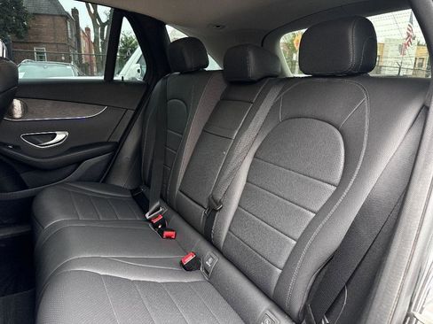 Used 2021 Mercedes-Benz GLC 300 GLC 300 w/ Premium Package image 23