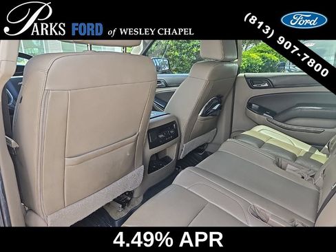 Used 2017 Chevrolet Suburban LT w/ Luxury Package RWD image 10