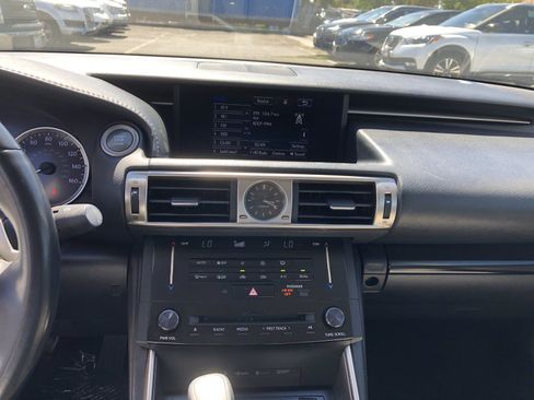 Used 2014 Lexus IS 250 w/ Navigation Package RWD image 8
