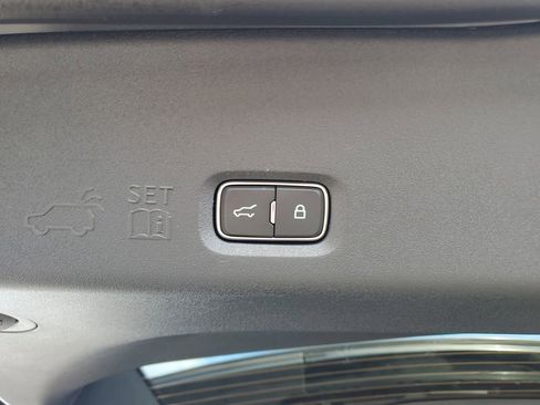 New 2025 Lincoln Navigator Reserve w/ Jet Appearance Package AWD/4WD image 6
