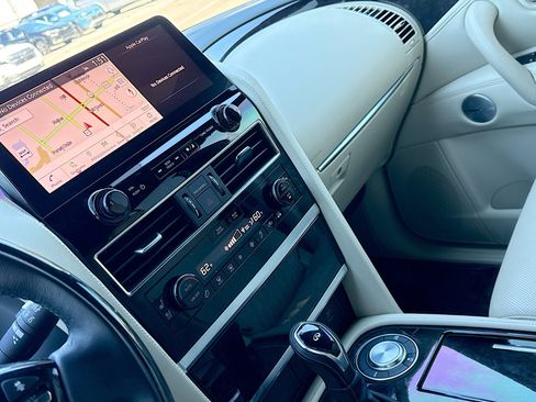 Used 2024 INFINITI QX80 Sensory image 30