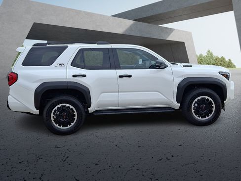 Certified 2026 Toyota 4Runner TRD Off-Road Premium AWD/4WD image 7