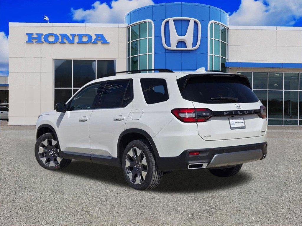New 2026 Honda Pilot Touring image 5