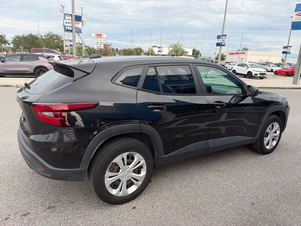Used 2024 Chevrolet Trax LS FWD image 4