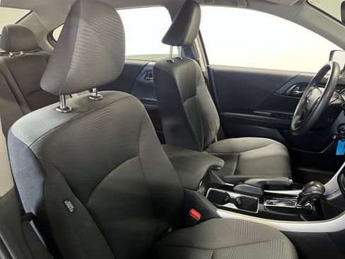 Used 2017 Honda Accord LX image 11