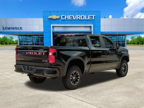 Used 2022 Chevrolet Silverado 1500 ZR2 w/ Technology Package AWD/4WD image 4