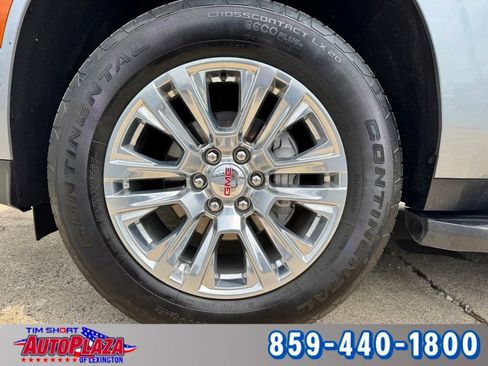 Used 2025 GMC Yukon XL Denali AWD/4WD image 6