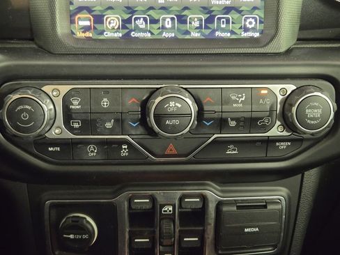 Used 2022 Jeep Gladiator Sport AWD/4WD image 19