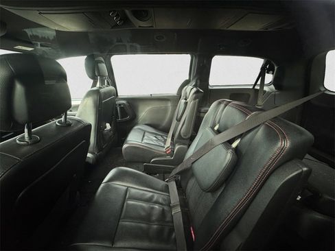 Used 2018 Dodge Grand Caravan GT image 9