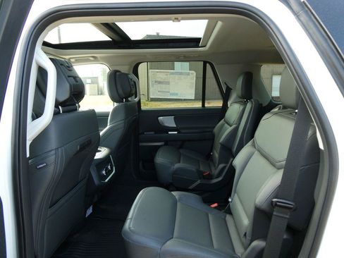 New 2027 Ford Expedition Active AWD/4WD image 13