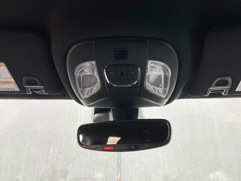 Used 2025 Jeep Compass Limited image 16